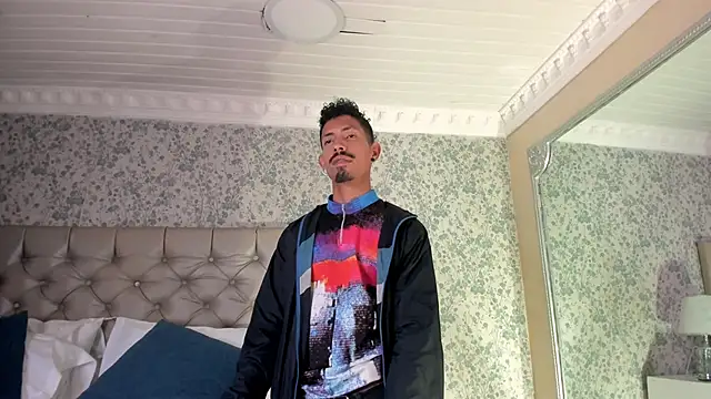 NoaahTylor online show from 04/14/26, 01:22