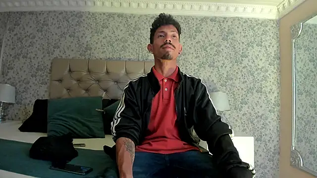 NoaahTylor online show from 04/22/26, 03:20