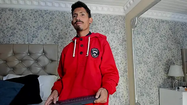 NoaahTylor online show from 04/23/26, 03:30