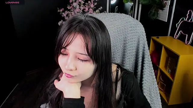 May Ling online show from 04/12/26, 10:42