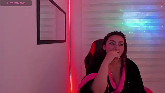 Emily Jonesh online show from 02/13/26, 01:29