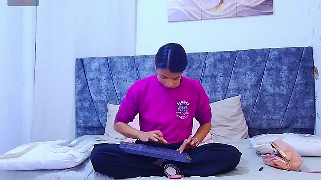 MelanyStone  online show from 04/11/26, 10:52