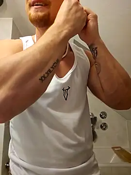 Snapshot of EddyRise- chatting on 02/25/26, 05:55 EddyRise- online show from 02/25/26, 05:55