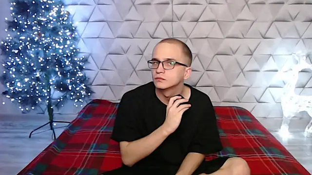 Pure Aura online show from 02/15/26, 05:09