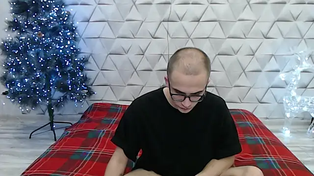 Pure Aura online show from 02/17/26, 05:52