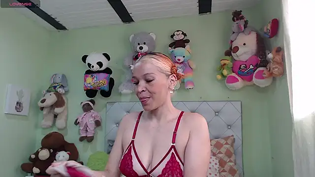 Dayana Smithh online show from 04/16/26, 07:03