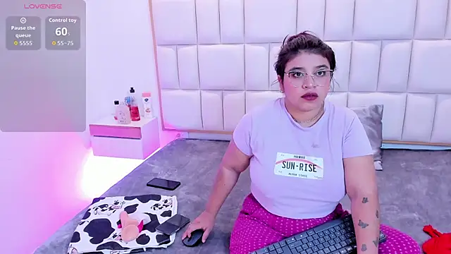 abigail johnson online show from 04/23/26, 03:08