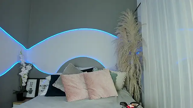 Snapshot of Bliis_ chatting on 02/18/26, 11:50 Bliis online show from 02/18/26, 11:50