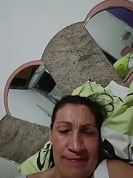 Layla Zaid online show from 04/18/26, 03:54