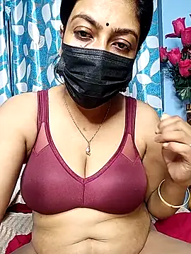 Snapshot of miss_pompa chatting on 02/18/26, 06:15 miss pompa online show from 02/18/26, 06:15