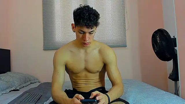 Snapshot of Muscle__Myke chatting on 02/20/26, 12:49 Muscle Myke online show from 02/20/26, 12:49