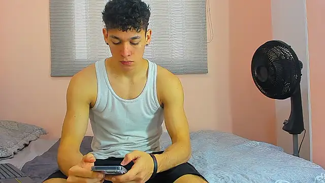 Snapshot of Muscle__Myke chatting on 02/21/26, 12:28 Muscle Myke online show from 02/21/26, 12:28