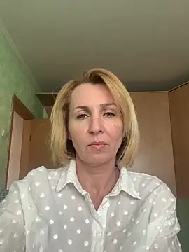 Snapshot of VeltaMur975 chatting on 02/19/26, 12:01 VeltaMur975 online show from 02/19/26, 12:01