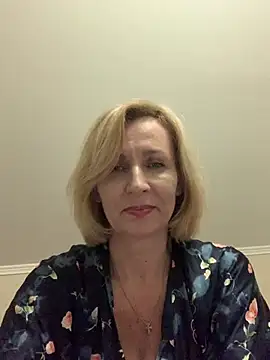 Snapshot of VeltaMur975 chatting on 02/22/26, 05:00 VeltaMur975 online show from 02/22/26, 05:00