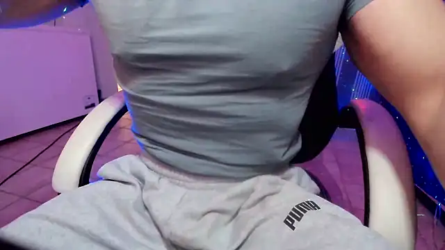 Snapshot of YouAndMe-forever chatting on 02/11/26, 11:37 YouAndMe-forever online show from 02/11/26, 11:37