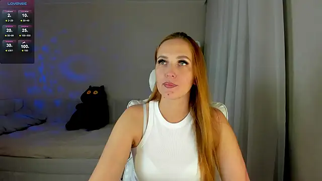 Snapshot of she_wolf chatting on 06/25/26, 04:11 she wolf online show from 06/25/26, 04:11