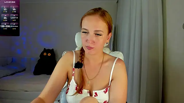 Snapshot of she_wolf chatting on 06/30/26, 03:35 she wolf online show from 06/30/26, 03:35
