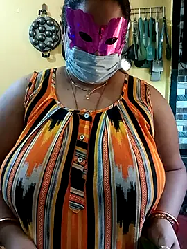 Snapshot of 02Roshni chatting on 03/02/26, 04:36 02Roshni online show from 03/02/26, 04:36