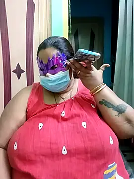 Snapshot of 02Roshni chatting on 03/03/26, 07:20 02Roshni online show from 03/03/26, 07:20