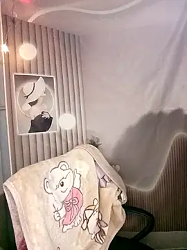 Snapshot of Girl-crazy1 chatting on 02/13/26, 08:49 Girl-crazy1 online show from 02/13/26, 08:49