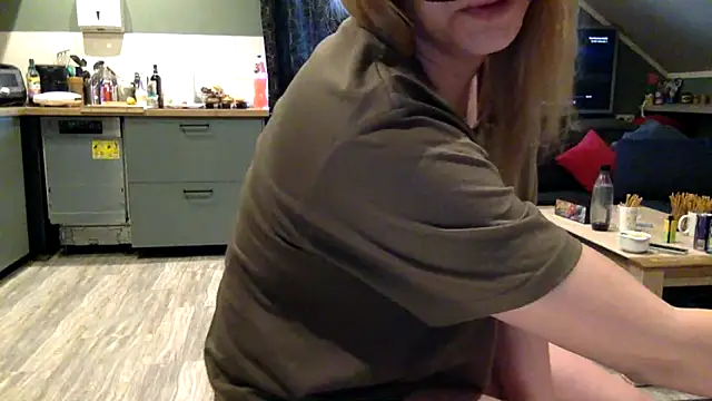 Snapshot of czarnula8 chatting on 05/23/26, 03:38 czarnula8 online show from 05/23/26, 03:38