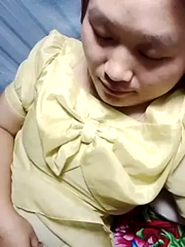 Snapshot of bany-lee chatting on 05/07/26, 02:33 bany-lee online show from 05/07/26, 02:33