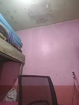 Snapshot of sweety_pie18 chatting on 02/21/26, 10:27 sweety pie18 online show from 02/21/26, 10:27