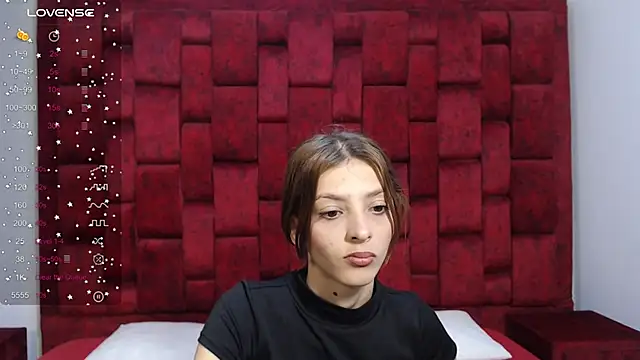 Snapshot of barby_jones25 chatting on 06/16/26, 12:41 barby jones25 online show from 06/16/26, 12:41