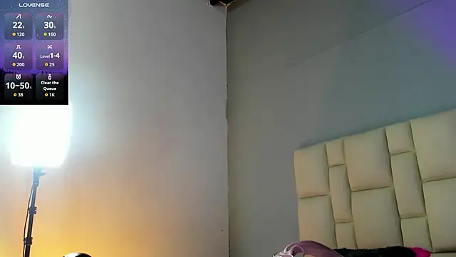 Snapshot of Zaphiro__Sky chatting on 02/25/26, 08:46 Zaphiro Sky online show from 02/25/26, 08:46