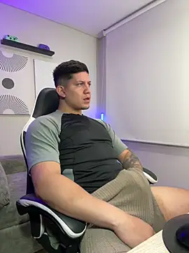 Snapshot of _robertobaggioo chatting on 03/02/26, 12:34 robertobaggioo online show from 03/02/26, 12:34