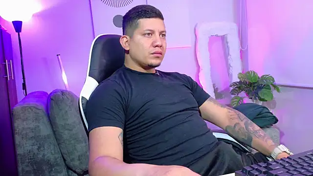  robertobaggioo online show from 06/18/26, 12:53