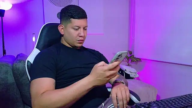  robertobaggioo online show from 07/28/26, 12:23