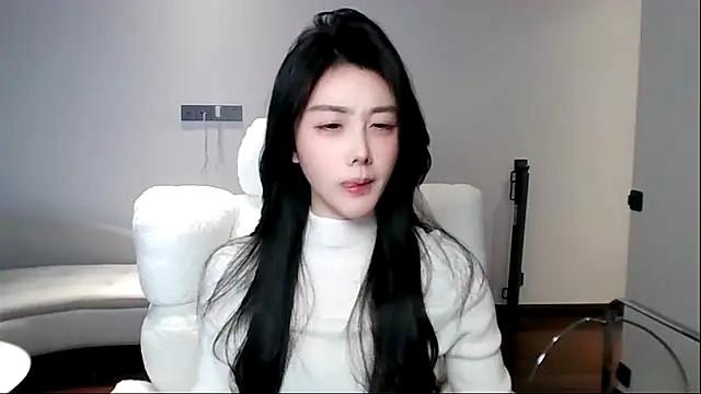 MedeLineayr online show from 03/18/26, 05:49