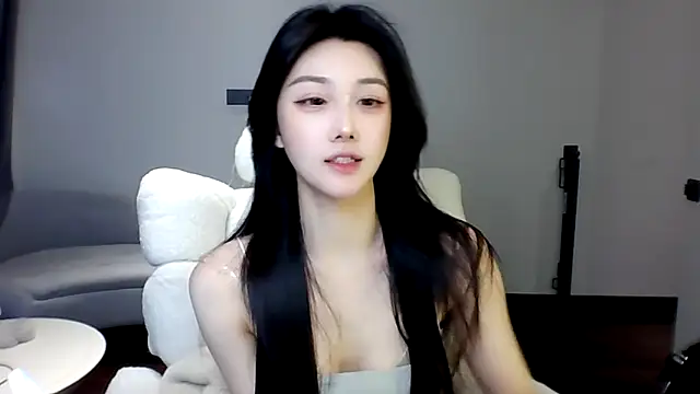 MedeLineayr online show from 04/25/26, 02:58