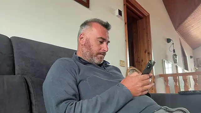 marcovik1 online show from 04/22/26, 10:28