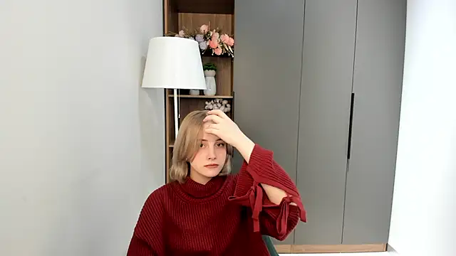 Snapshot of KirstinMcgeady chatting on 02/16/26, 07:59 KirstinMcgeady online show from 02/16/26, 07:59