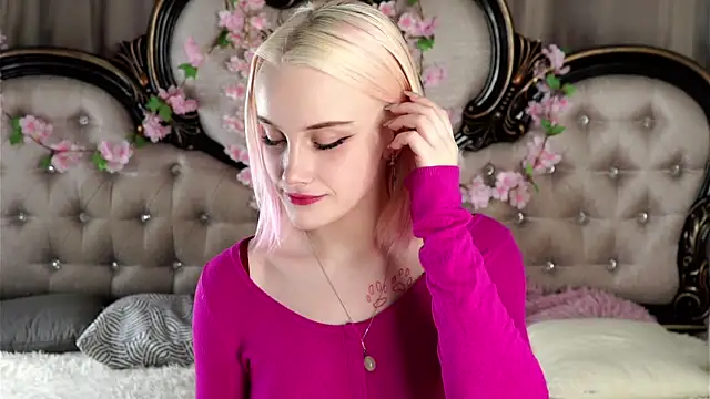 KirstinMcgeady online show from 04/04/26, 11:08