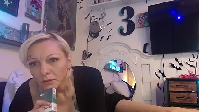 slutslave333 online show from 04/23/26, 09:39