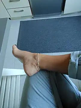 Ginevra01 online show from 04/08/26, 01:44