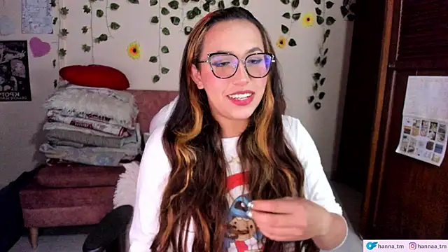 Snapshot of Hanna_Tm chatting on 05/21/26, 04:19 Hanna Tm online show from 05/21/26, 04:19