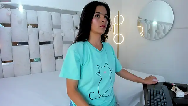 Snapshot of Emmy_lollipop chatting on 03/01/26, 06:54 Emmy lollipop online show from 03/01/26, 06:54