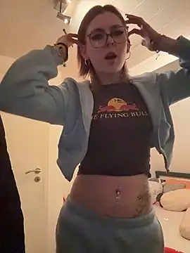 Milli-Kiss online show from 04/20/26, 08:54