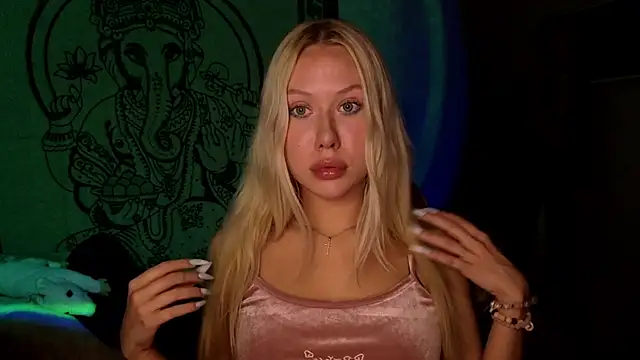 Snapshot of pureeangel chatting on 02/23/26, 07:55 pureeangel online show from 02/23/26, 07:55