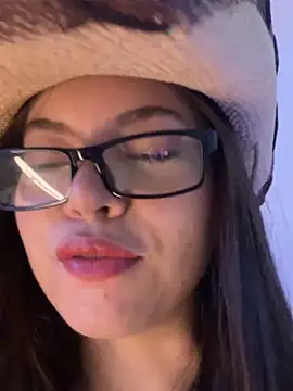 Snapshot of alyabelova chatting on 05/12/26, 04:31 alyabelova online show from 05/12/26, 04:31
