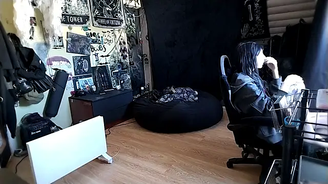 Snapshot of Shempert_ghot chatting on 02/23/26, 11:07 Shempert ghot online show from 02/23/26, 11:07