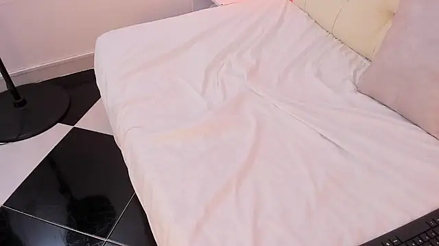 Snapshot of Lia_Latte chatting on 02/27/26, 12:21 Lia Latte online show from 02/27/26, 12:21