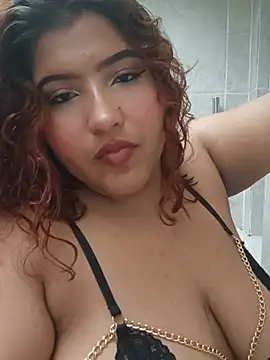 Snapshot of VanessaLanz chatting on 05/17/26, 01:29 VanessaLanz online show from 05/17/26, 01:29
