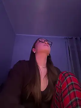 Snapshot of yourevsi chatting on 02/21/26, 09:05 yourevsi online show from 02/21/26, 09:05