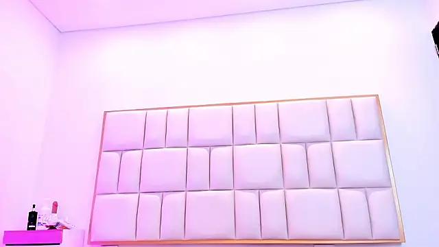 Violetta-foxx online show from 03/04/26, 07:42