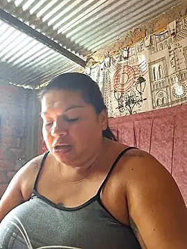 Snapshot of Juli_Powl chatting on 02/25/26, 01:43 Juli Powl online show from 02/25/26, 01:43